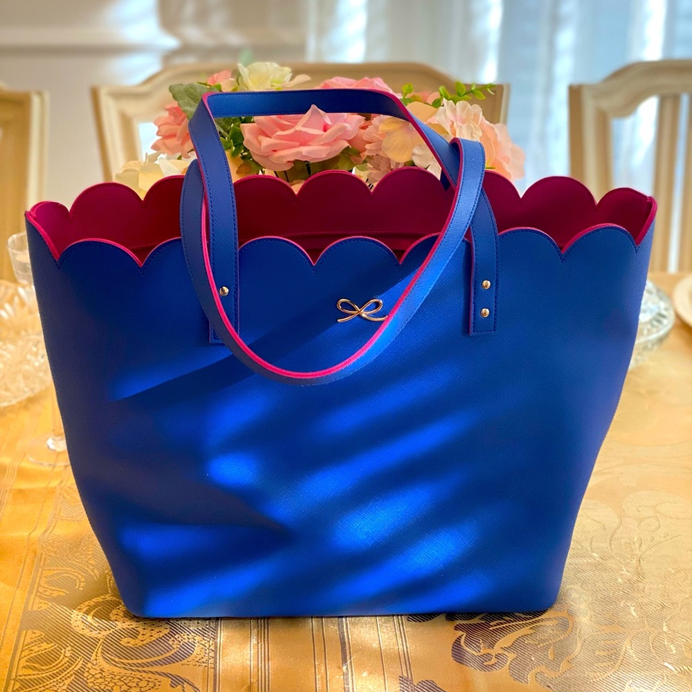 Bath &Body Works large blue tote